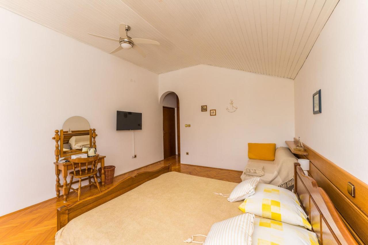 Villa Lukas Sukosan Bagian luar foto