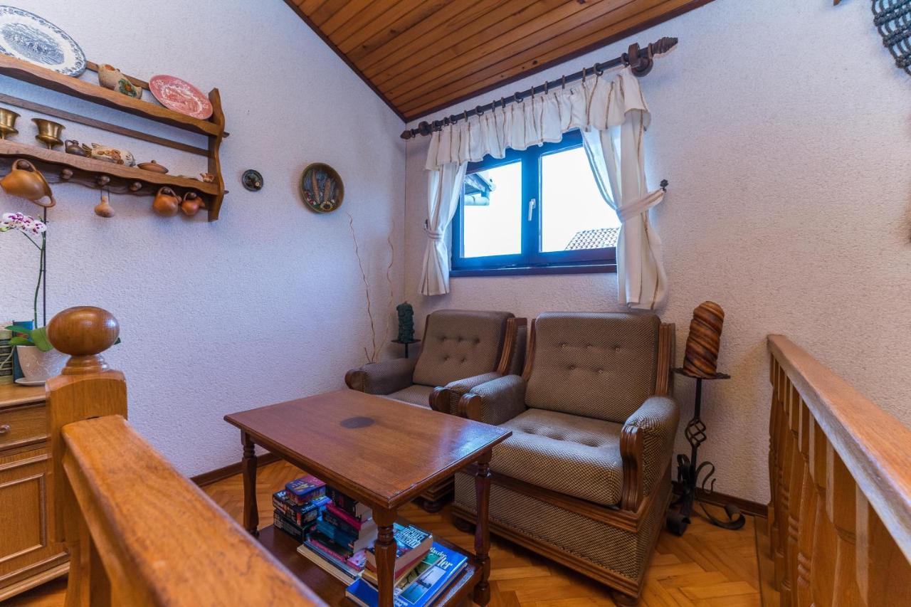 Villa Lukas Sukosan Bagian luar foto