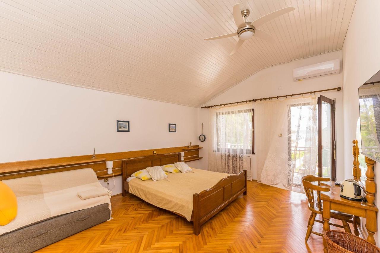 Villa Lukas Sukosan Ruang foto